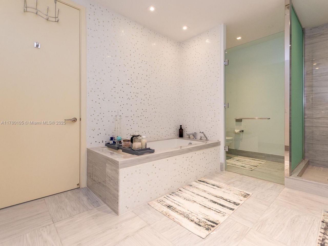 16901 Collins Ave, Unit 703, Sunny Isles Beach, FL 33160 Photo