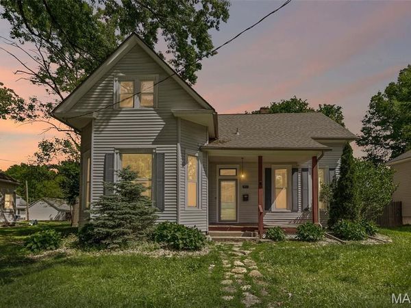 911 Grand Avenue, Edwardsville, IL 62025