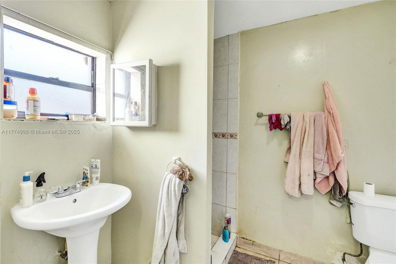 Please Call For Address, Miami, FL 33162 Photo