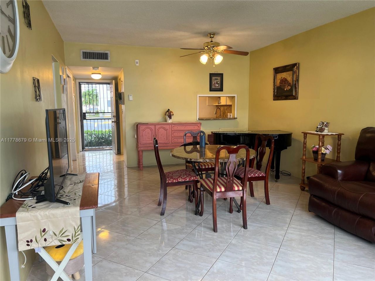 18555 NE 14th Ave, Unit 516, Miami, FL 33179 Photo