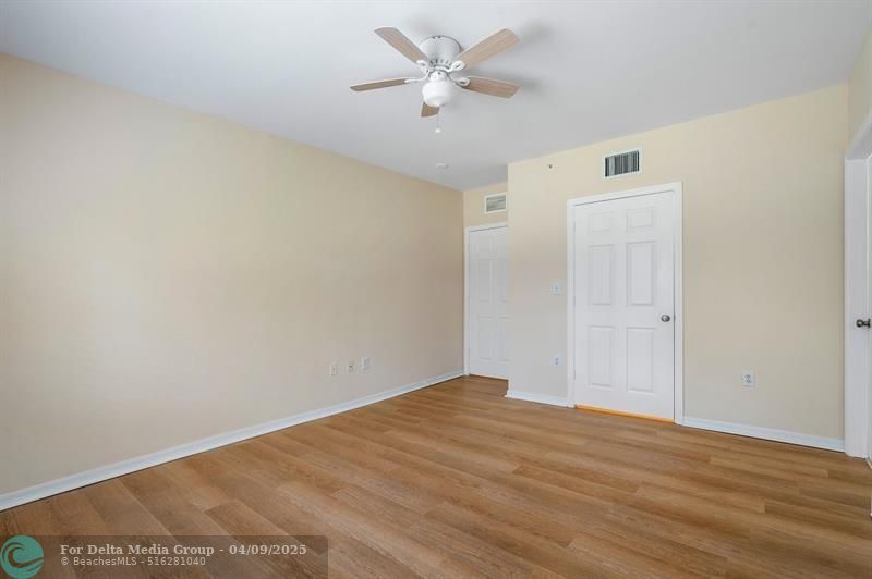 6492 Emerald Dunes Drive, Unit 208, West Palm Beach, FL 33411 Photo