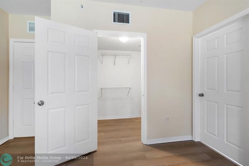 6492 Emerald Dunes Drive, Unit 208, West Palm Beach, FL 33411 Photo