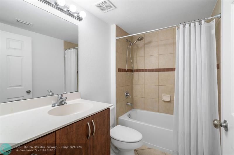 6492 Emerald Dunes Drive, Unit 208, West Palm Beach, FL 33411 Photo