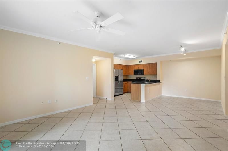 6492 Emerald Dunes Drive, Unit 208, West Palm Beach, FL 33411 Photo