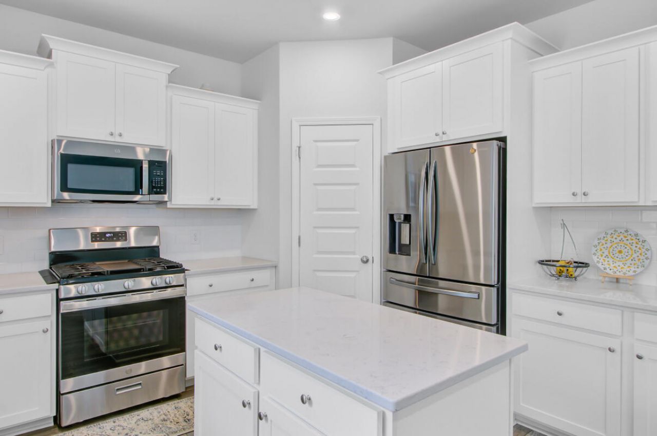 86 Red Bluff Street Photo 10