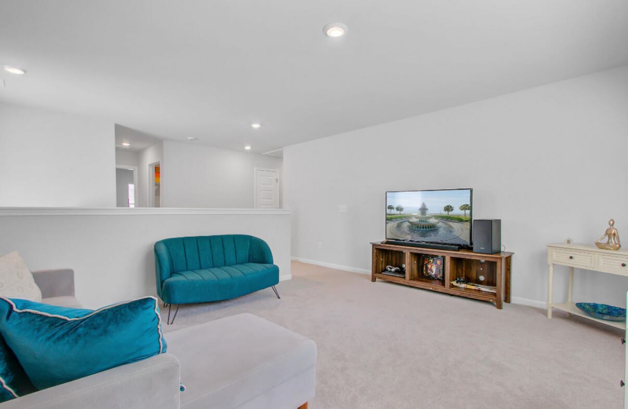 86 Red Bluff Street Photo 16