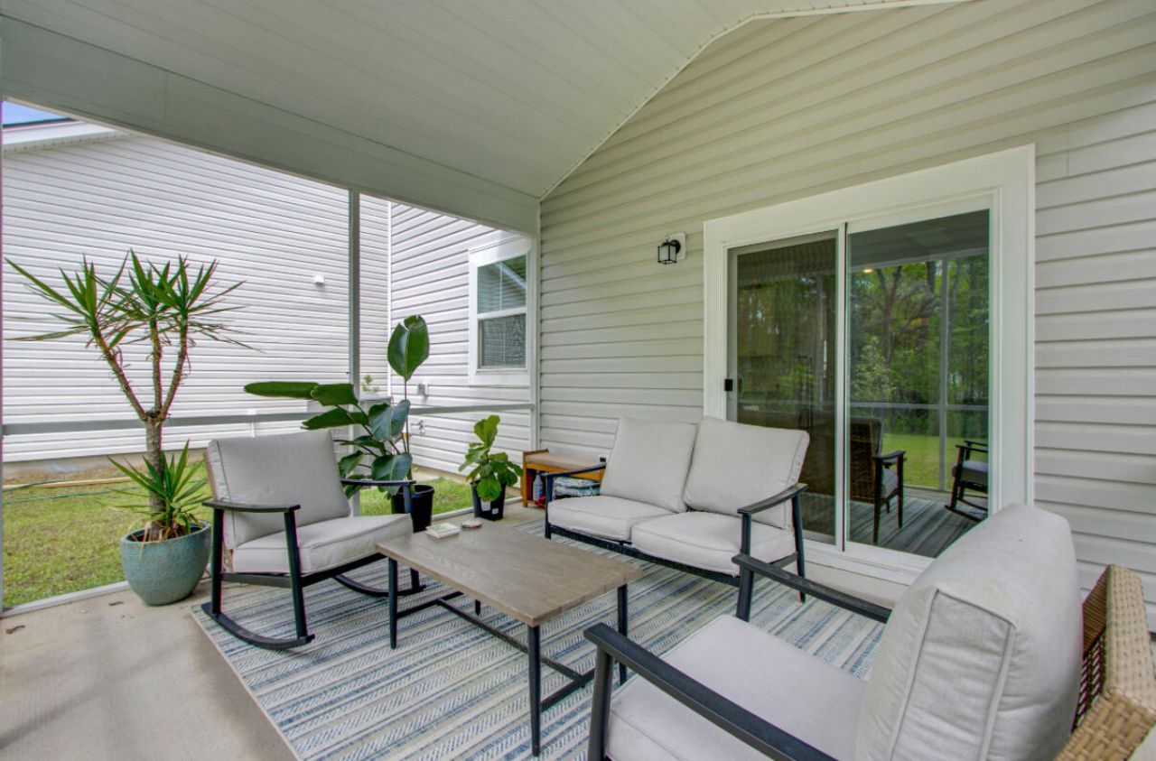 86 Red Bluff Street Photo 33