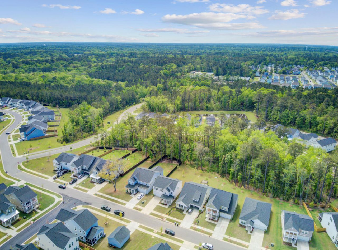 86 Red Bluff Street Photo 35