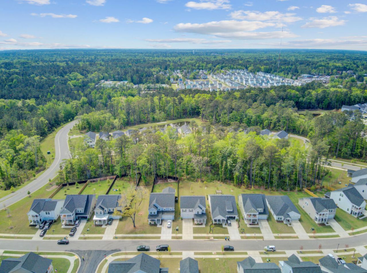 86 Red Bluff Street Photo 36