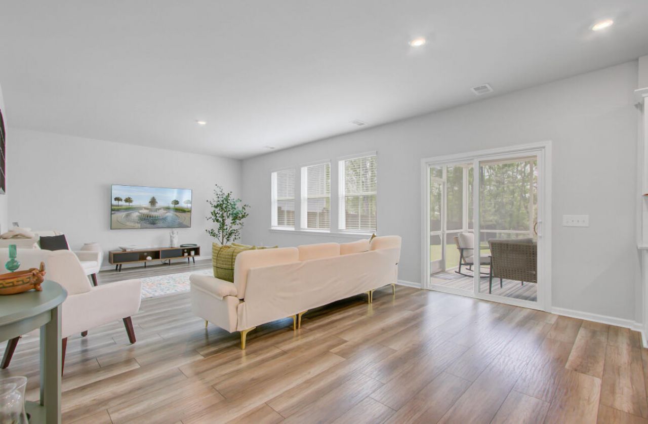 86 Red Bluff Street Photo 5