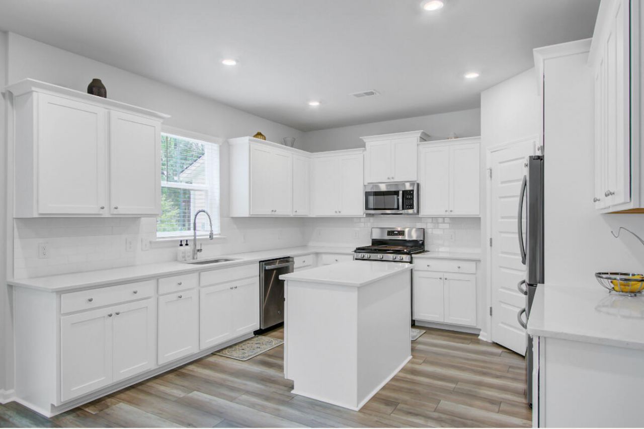 86 Red Bluff Street Photo 8