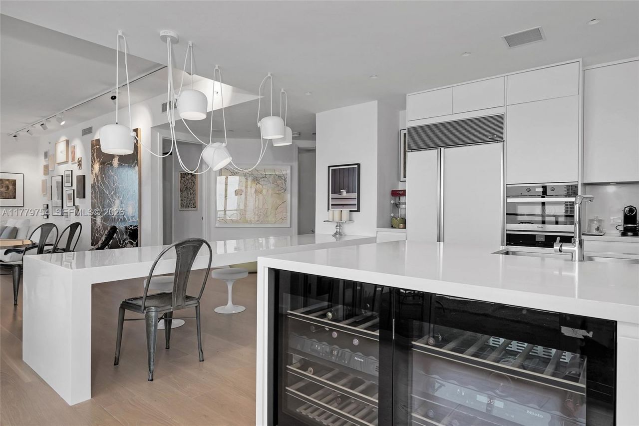 1425 Brickell Ave, Unit 61E, Miami, FL 33131 Photo