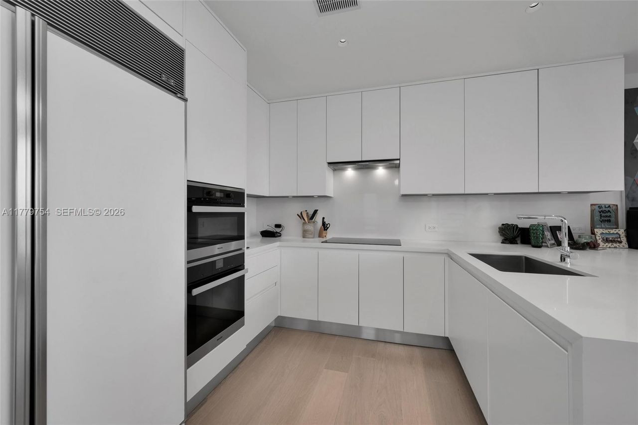 1425 Brickell Ave, Unit 61E, Miami, FL 33131 Photo