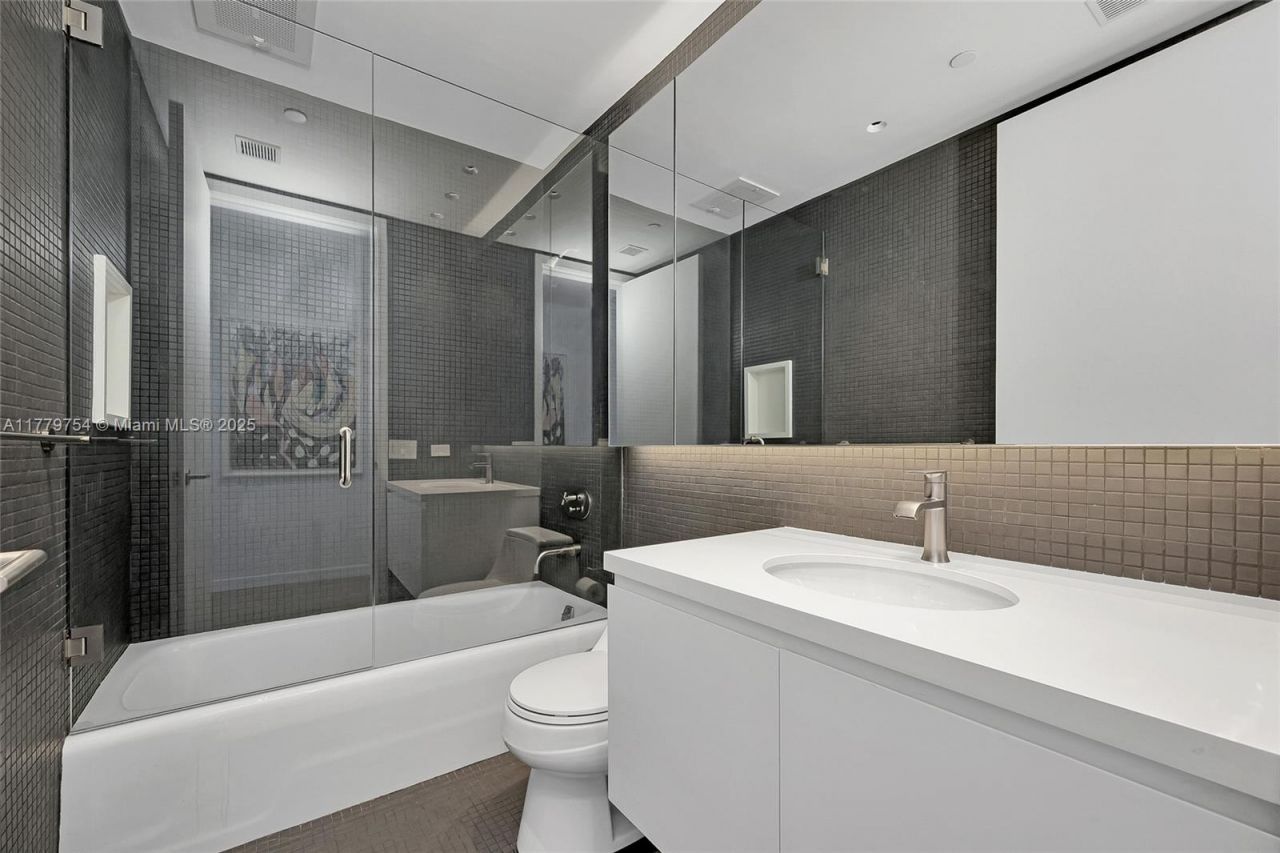 1425 Brickell Ave, Unit 61E, Miami, FL 33131 Photo