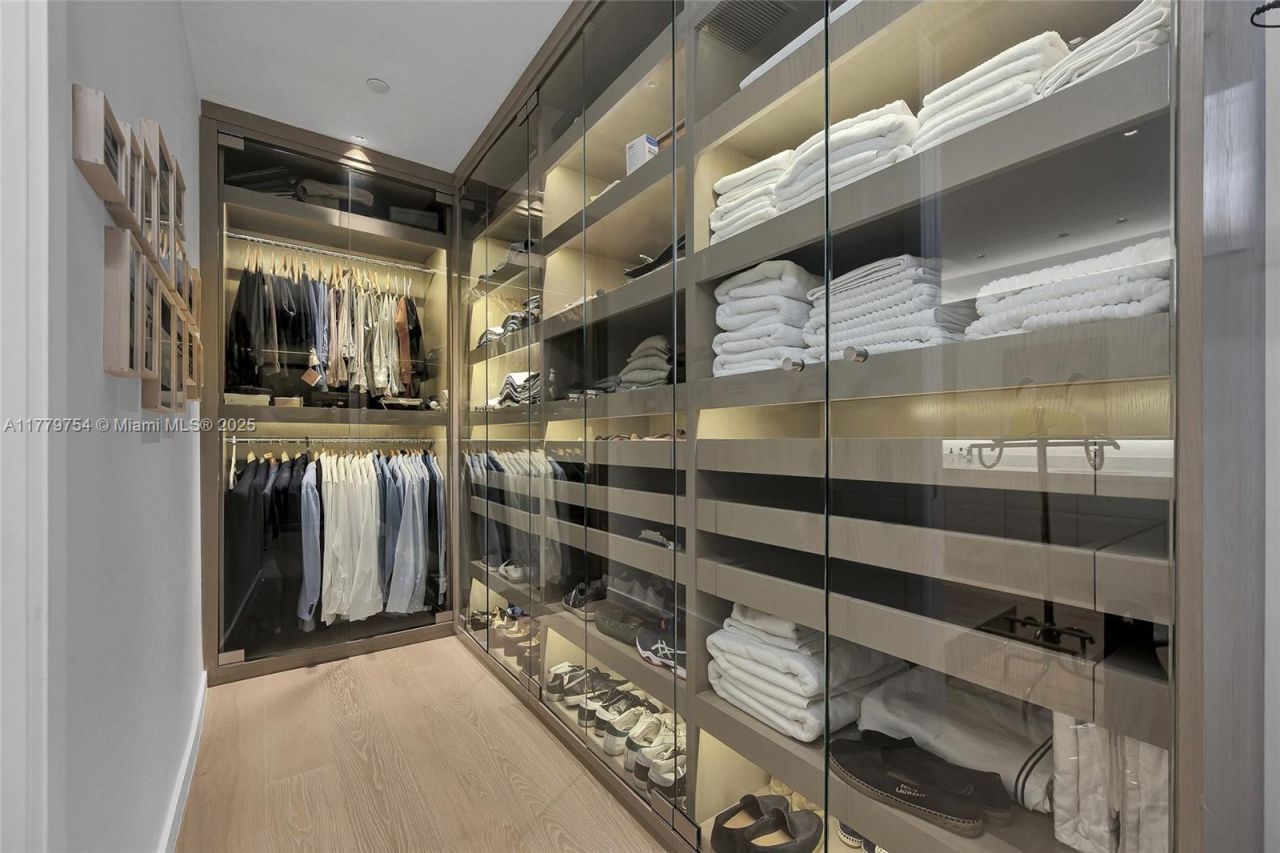 1425 Brickell Ave, Unit 61E, Miami, FL 33131 Photo