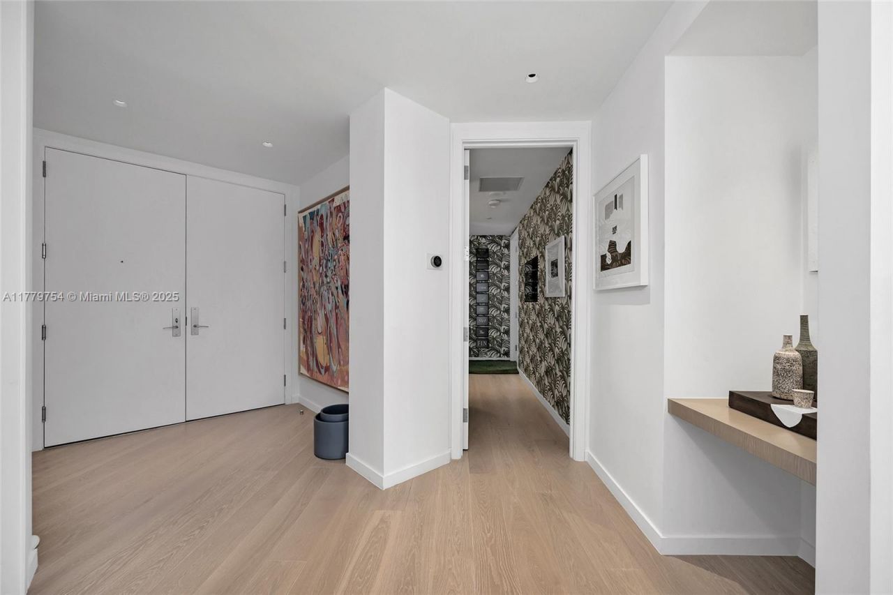 1425 Brickell Ave, Unit 61E, Miami, FL 33131 Photo