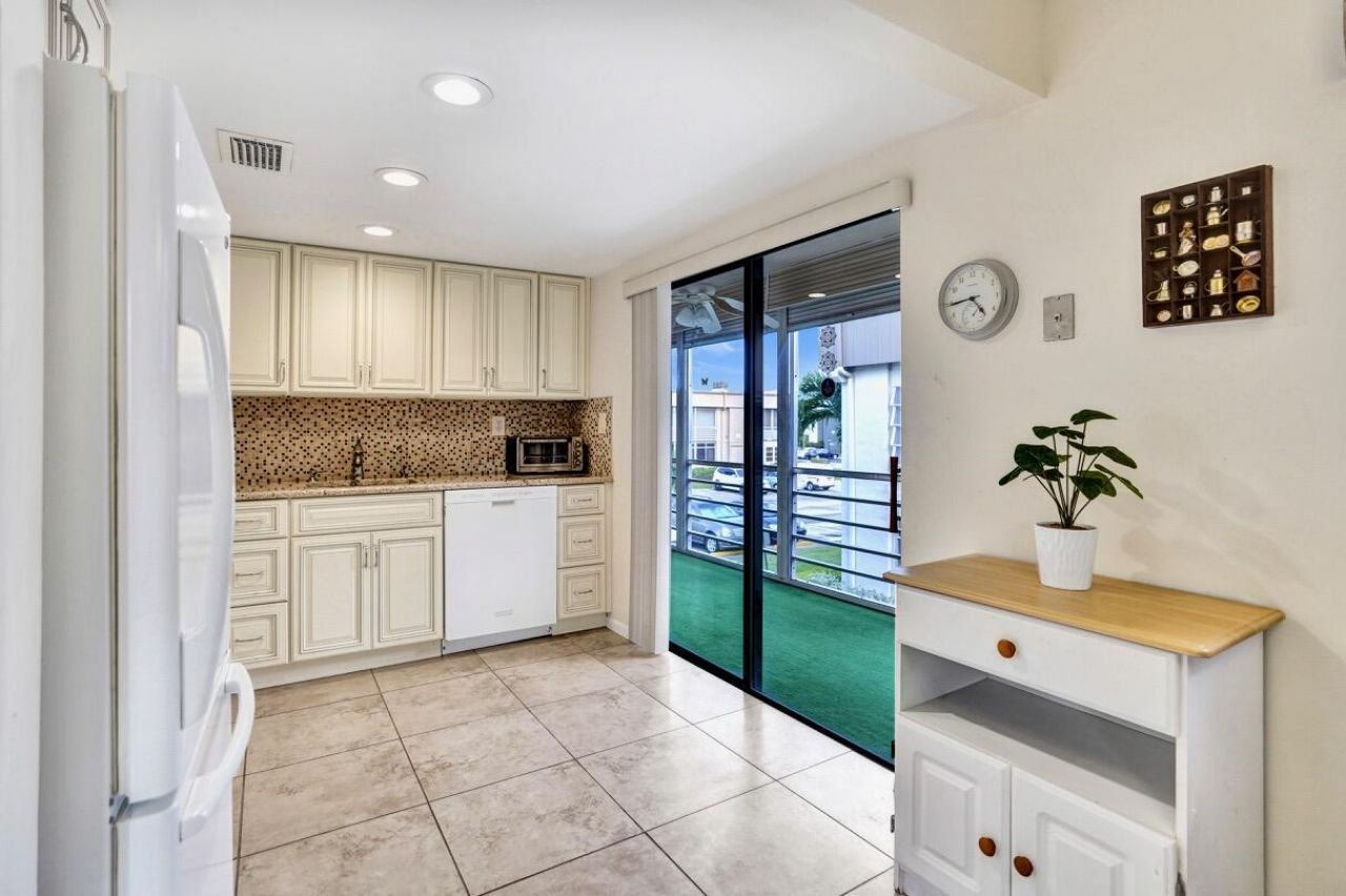 475 Piedmont J, Delray Beach, FL 33484 Photo