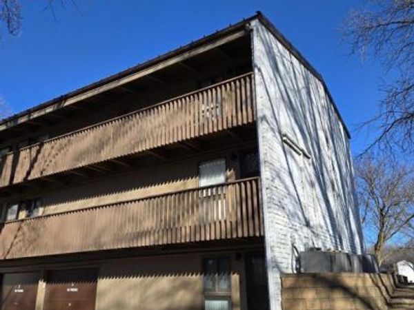 2700 N Shore Drive, Unit E1-15A, Clear Lake, IA 50428