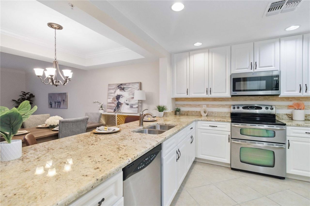 808 3rd Avenue W, Unit 203, Bradenton, FL 34205 Photo