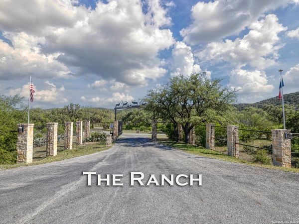 8 Camino del Rancho, ConCan, TX 78838
