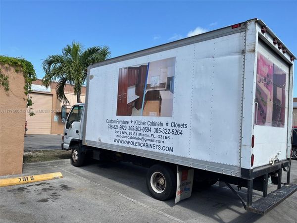 7913 NW 64th St, Medley, FL 33166