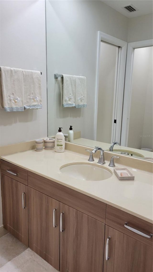 2339 Harbour Oaks Drive, Longboat Key, FL 34228 Photo