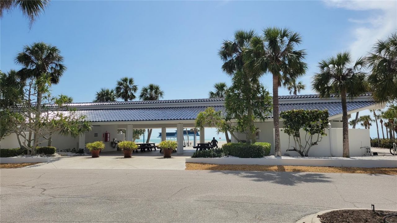 2339 Harbour Oaks Drive, Longboat Key, FL 34228 Photo