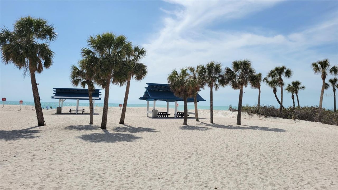 2339 Harbour Oaks Drive, Longboat Key, FL 34228 Photo