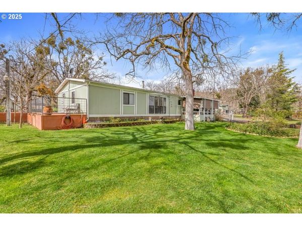 349 CAPRI DR, Eagle Point, OR 97524