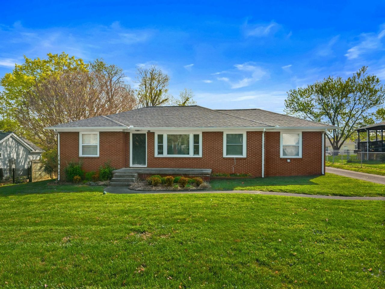 411 Ash Street, Morristown, TN 37813 Main Photo