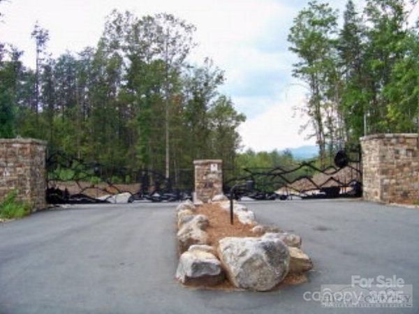 1552 Bear Cliff Drive, Nebo, NC 28761