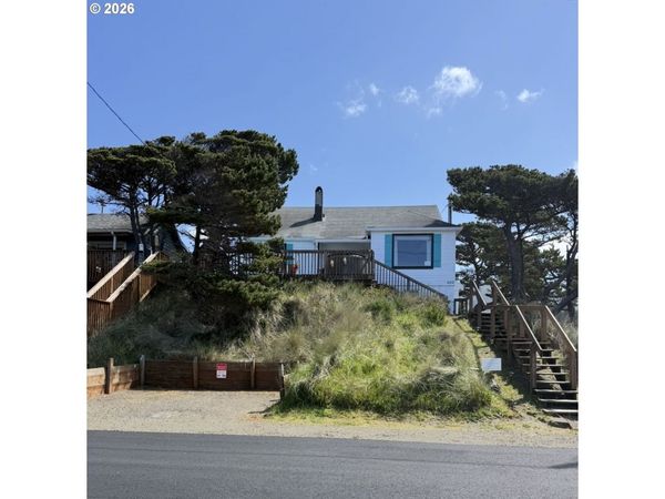 602 N PACIFIC ST, Rockaway Beach, OR 97136