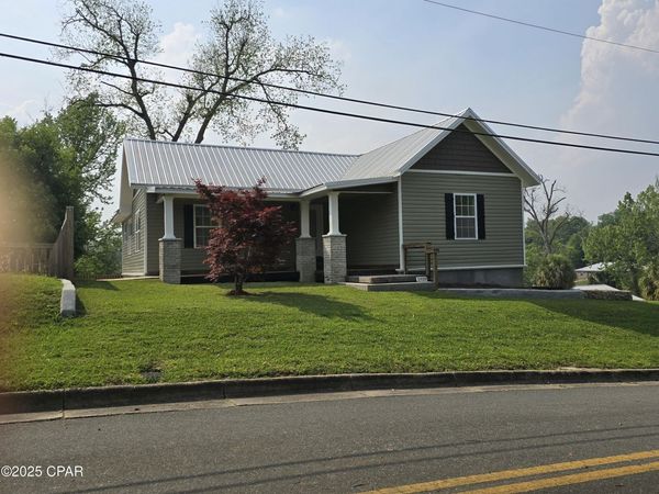 2939 Caledonia Street, Marianna, FL 32446