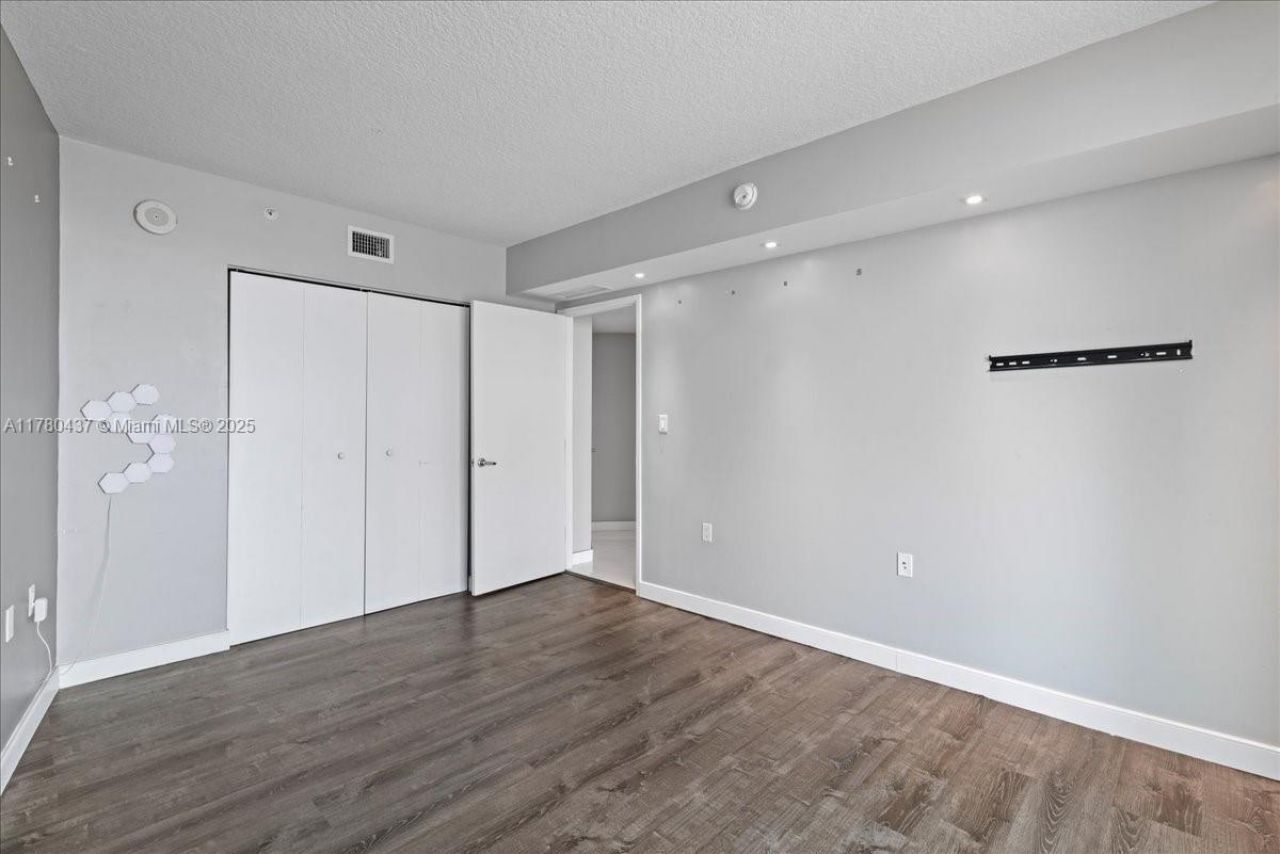 200 Sunny Isle Bl, Unit 2-1202, Sunny Isles Beach, FL 33160 Photo