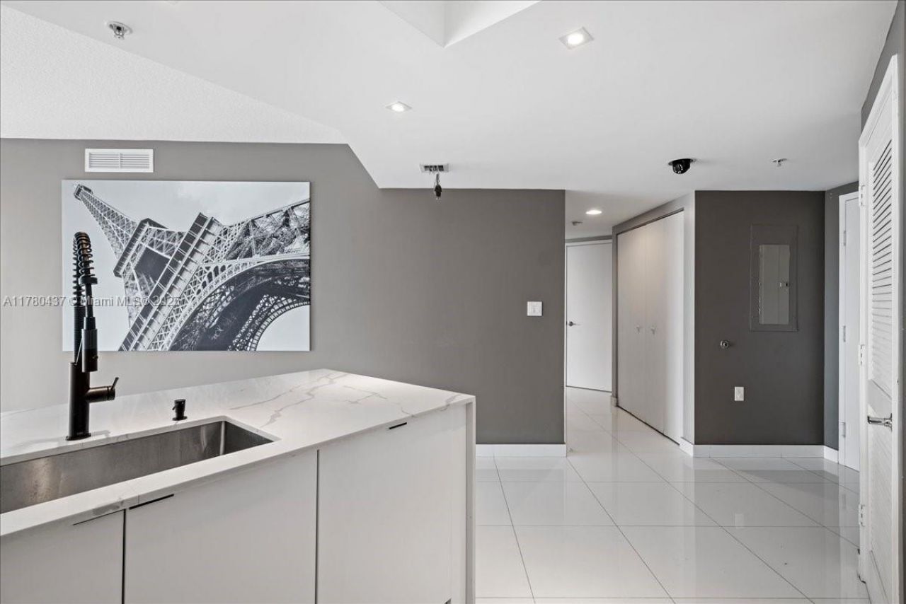 200 Sunny Isle Bl, Unit 2-1202, Sunny Isles Beach, FL 33160 Photo