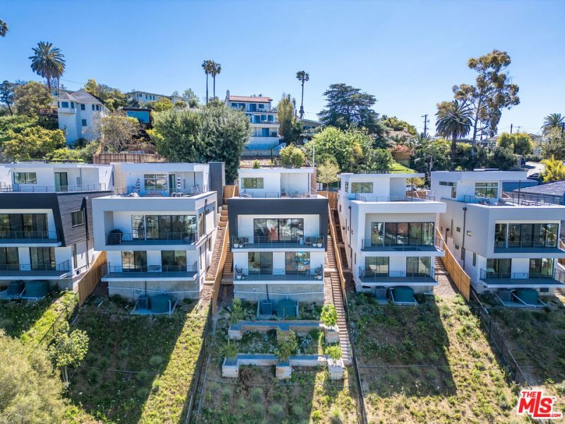 1633 N Bruce Court, Los Angeles, CA 90026 Main Photo