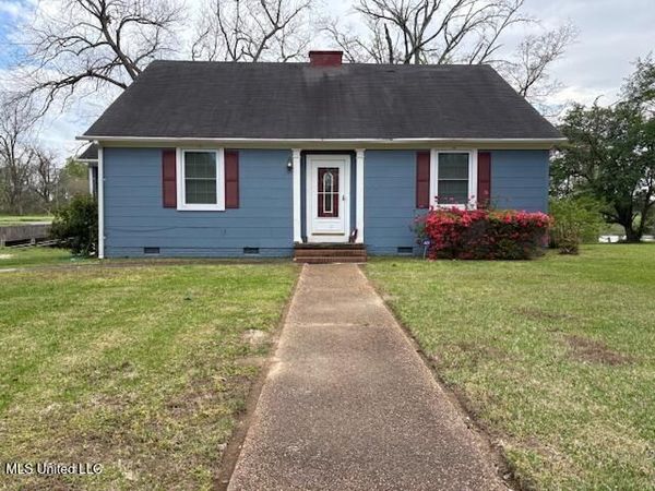 301 Hampton Street, Indianola, MS 38751