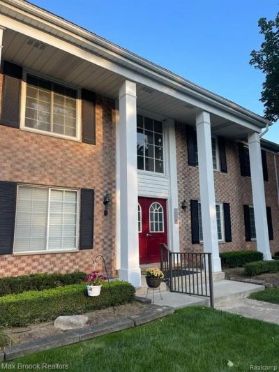 2425 Mulberry Square, Bloomfield Township, MI 48302 Main Photo