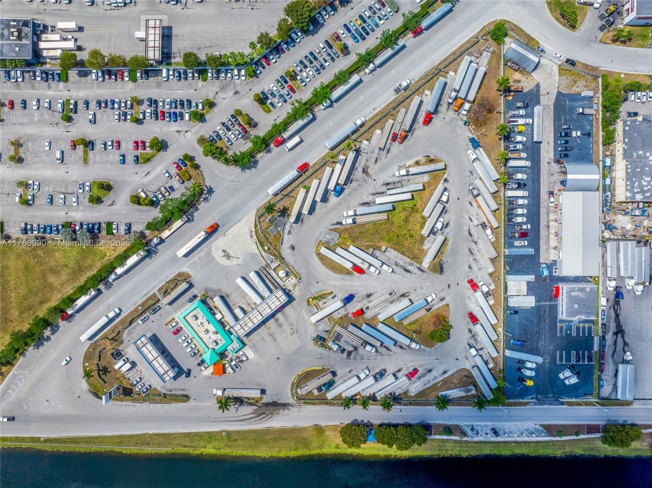 12200 NW South River Dr, Medley, FL 33178 Photo