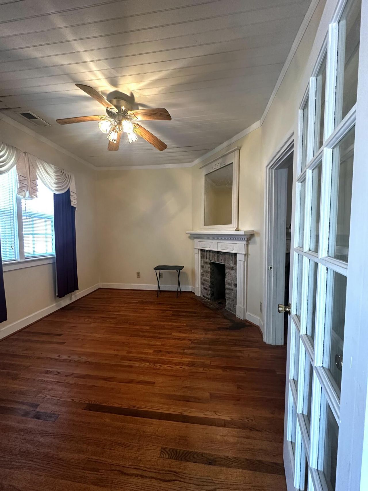 227 Fishburne Street Photo 9