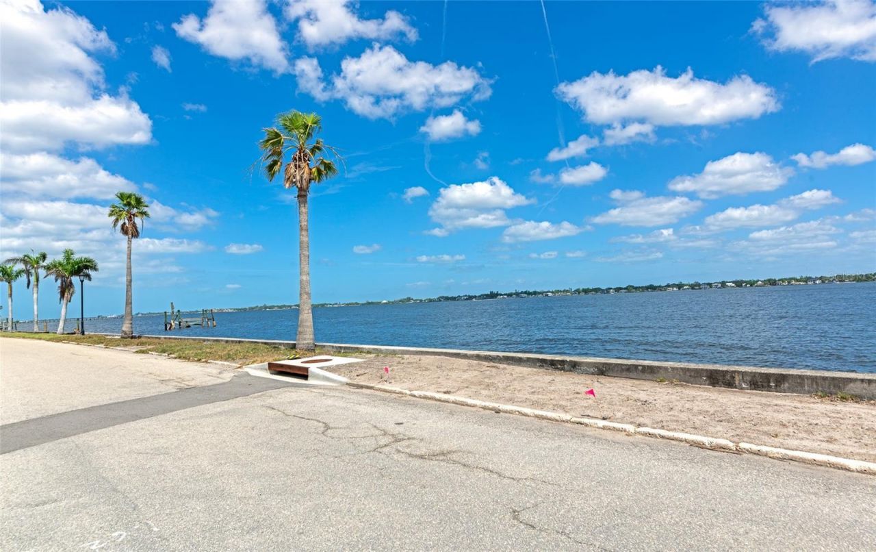 2305 Riverview Boulevard, Bradenton, FL 34205 Photo