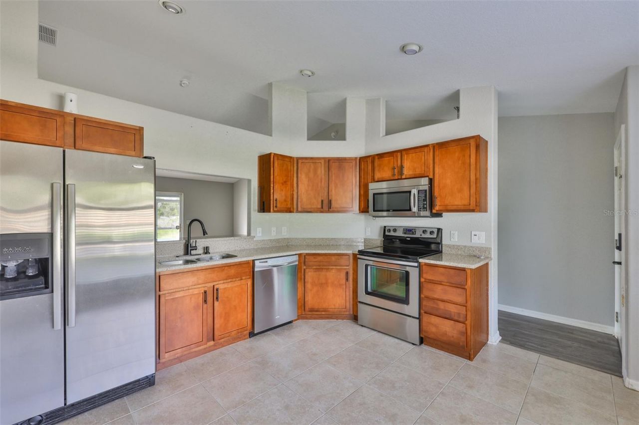 10540 Carloway Hills Drive, Wimauma, FL 33598 Photo