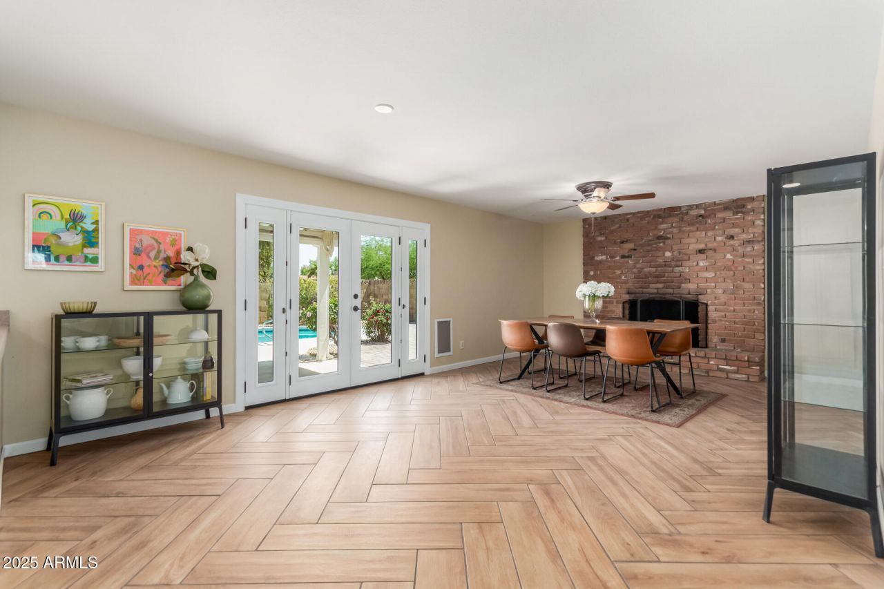 8129 N 17th Drive, Phoenix, AZ 85021 Main Photo