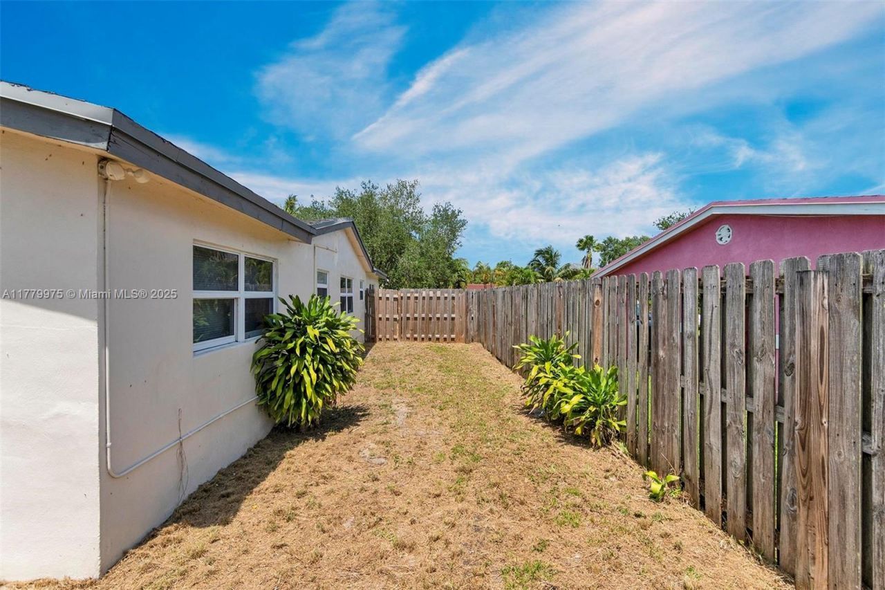 3830 NW 7th Ct, Lauderhill, FL 33311 Photo