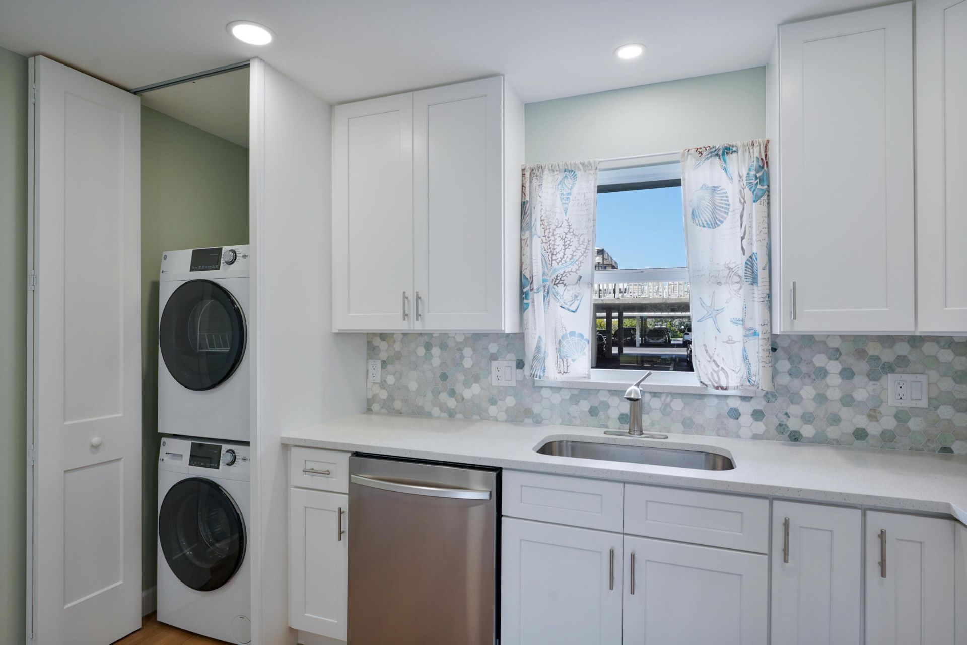 801 Lake Shore Drive, Unit 112, Lake Park, FL 33403 Photo