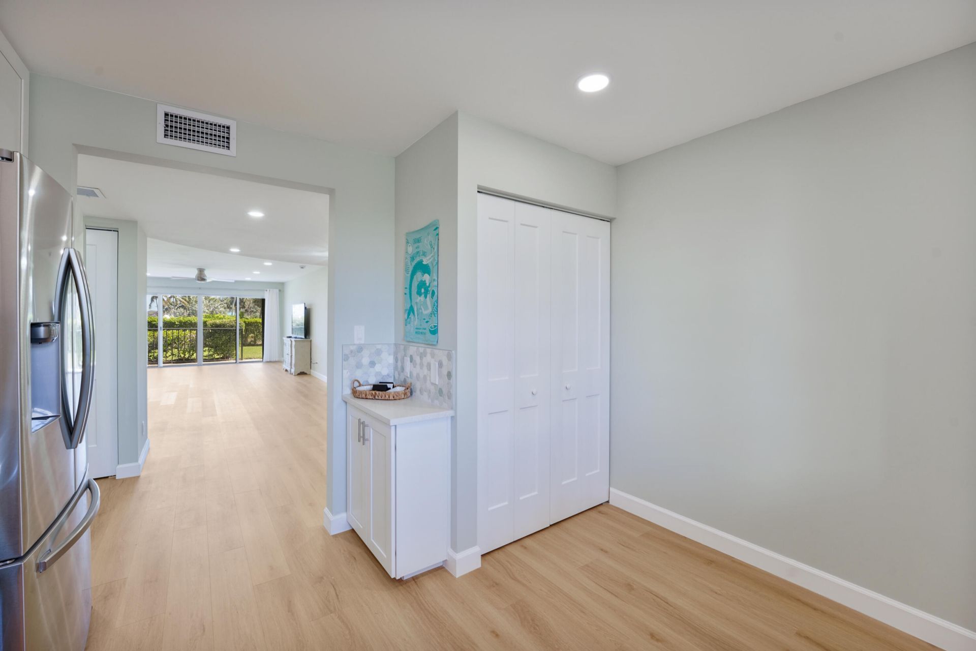 801 Lake Shore Drive, Unit 112, Lake Park, FL 33403 Photo