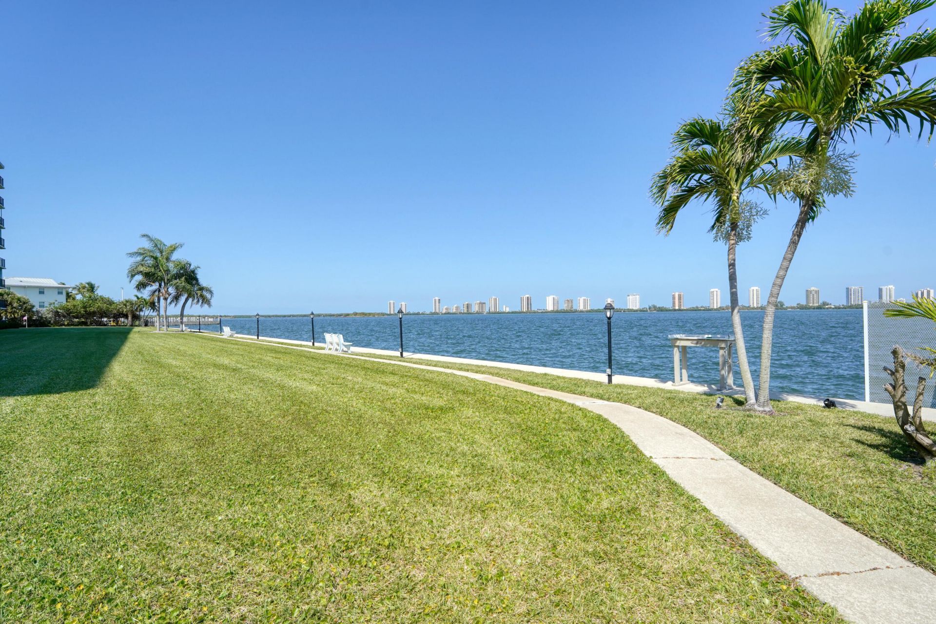 801 Lake Shore Drive, Unit 112, Lake Park, FL 33403 Photo