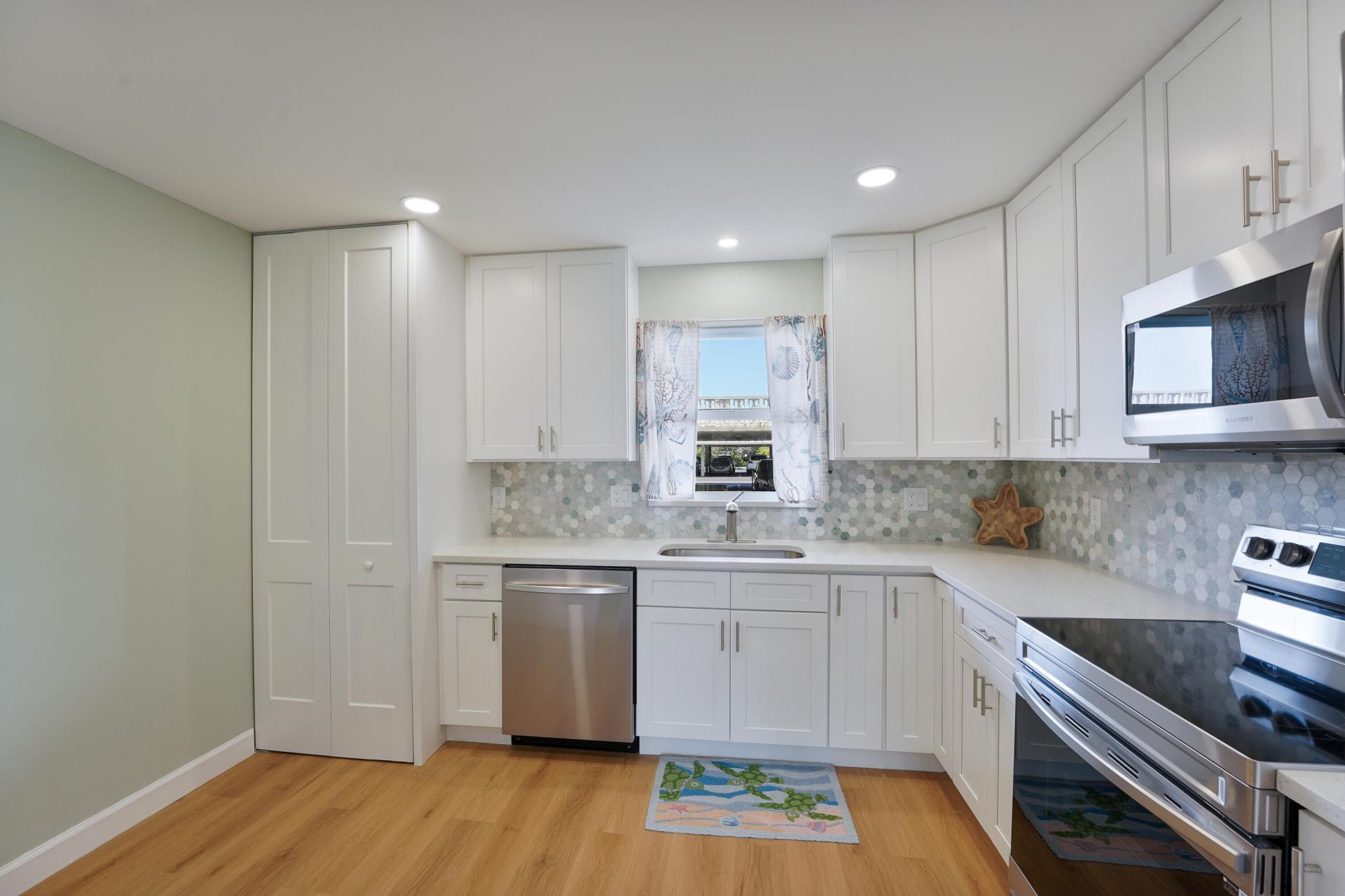 801 Lake Shore Drive, Unit 112, Lake Park, FL 33403 Photo