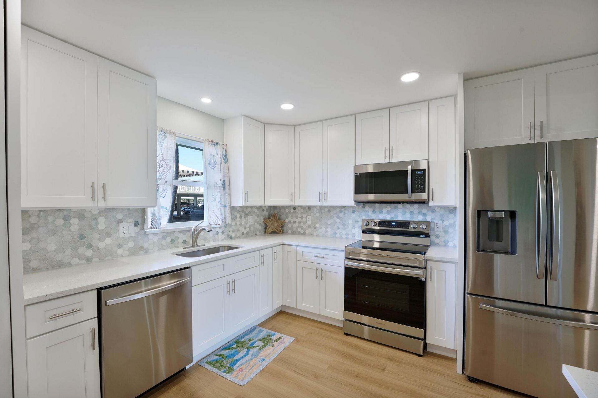 801 Lake Shore Drive, Unit 112, Lake Park, FL 33403 Photo