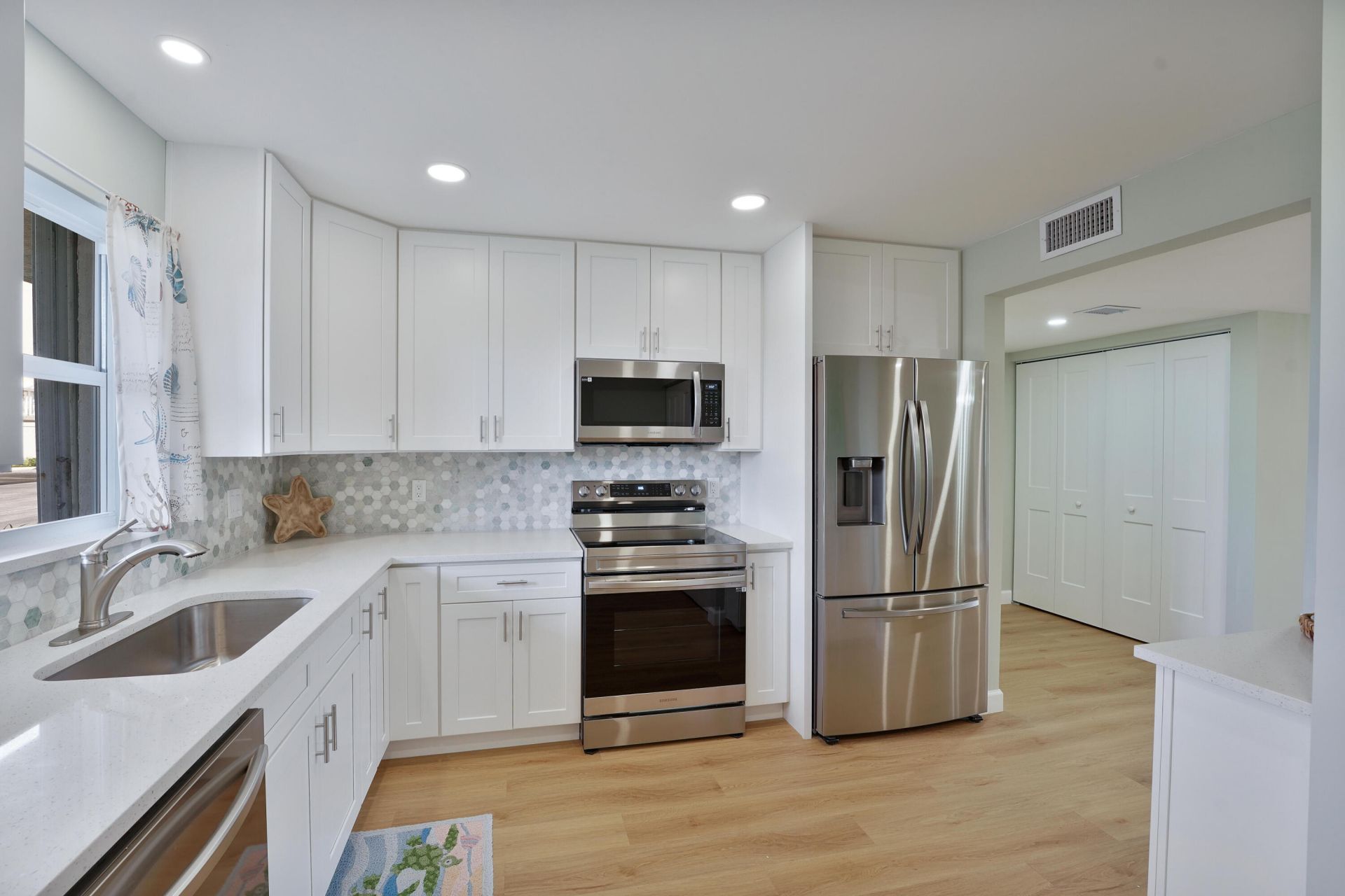 801 Lake Shore Drive, Unit 112, Lake Park, FL 33403 Photo